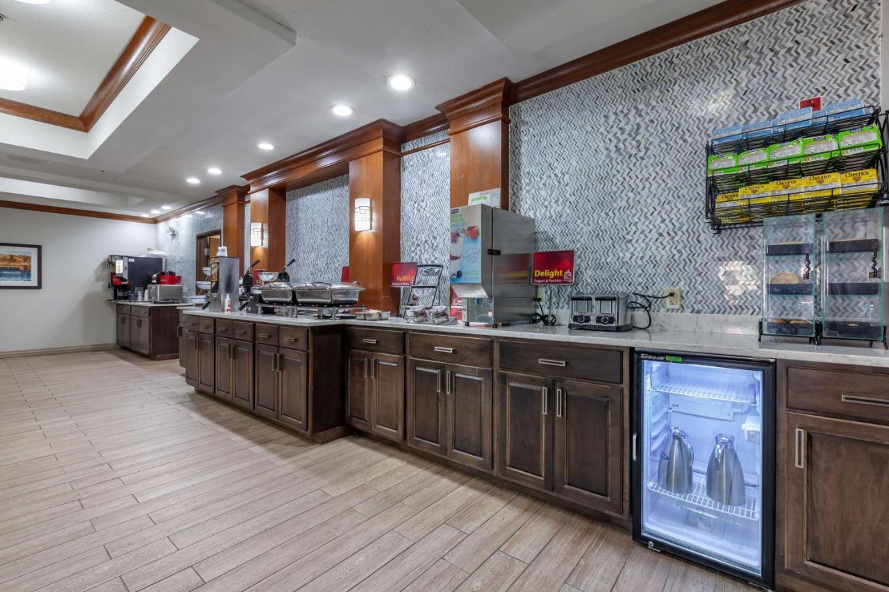 Western Trail Hotel 3*
